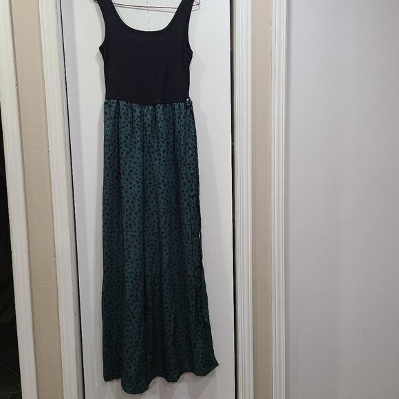 ❄3/$26 Xmas sale❄ NWOT one piece set with pant bottom - Picture 2 of 5